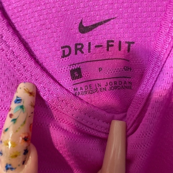 Nike workout tank - Picture 3 of 8